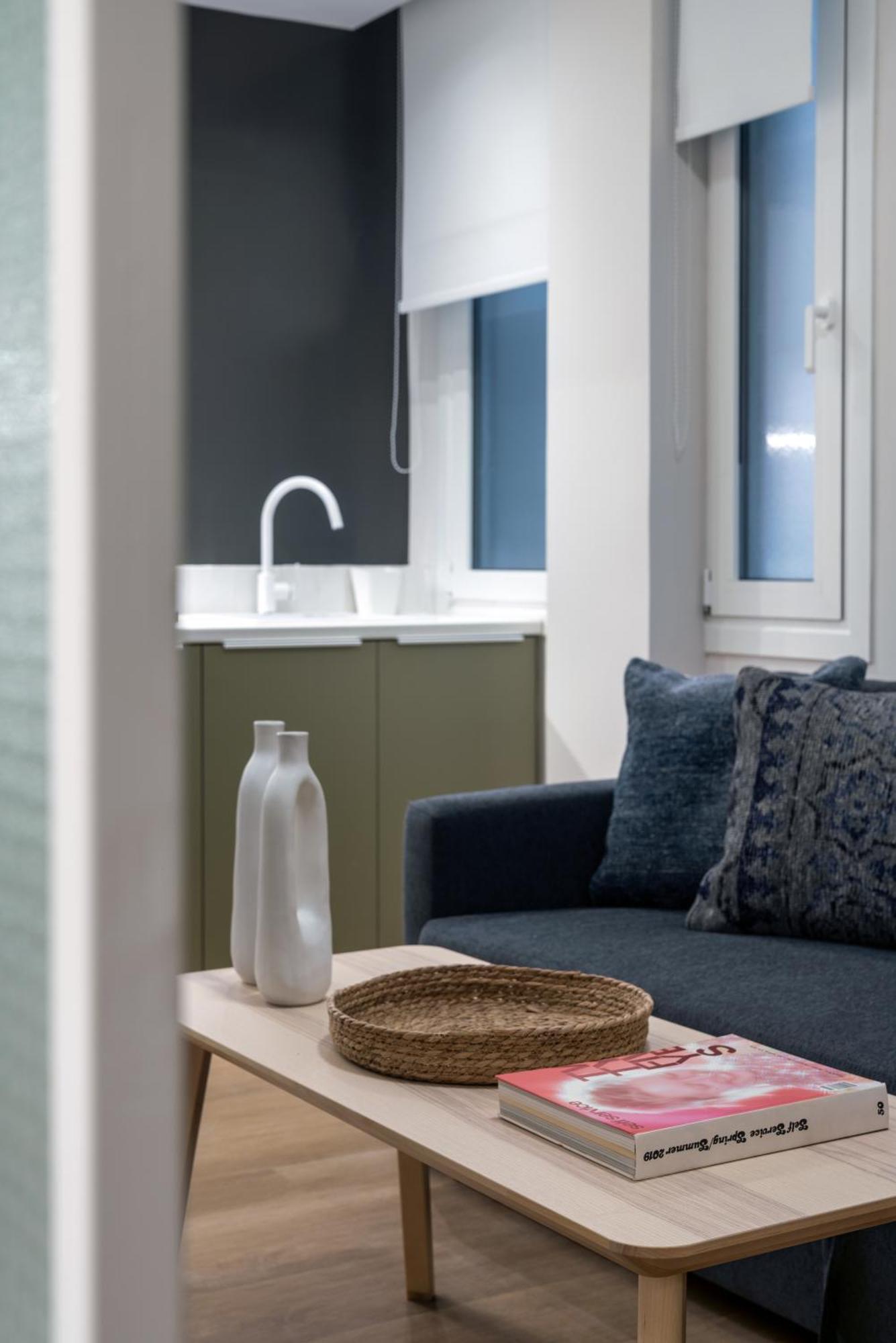 Central Bliss Apartments By Upstreet Athena Bagian luar foto