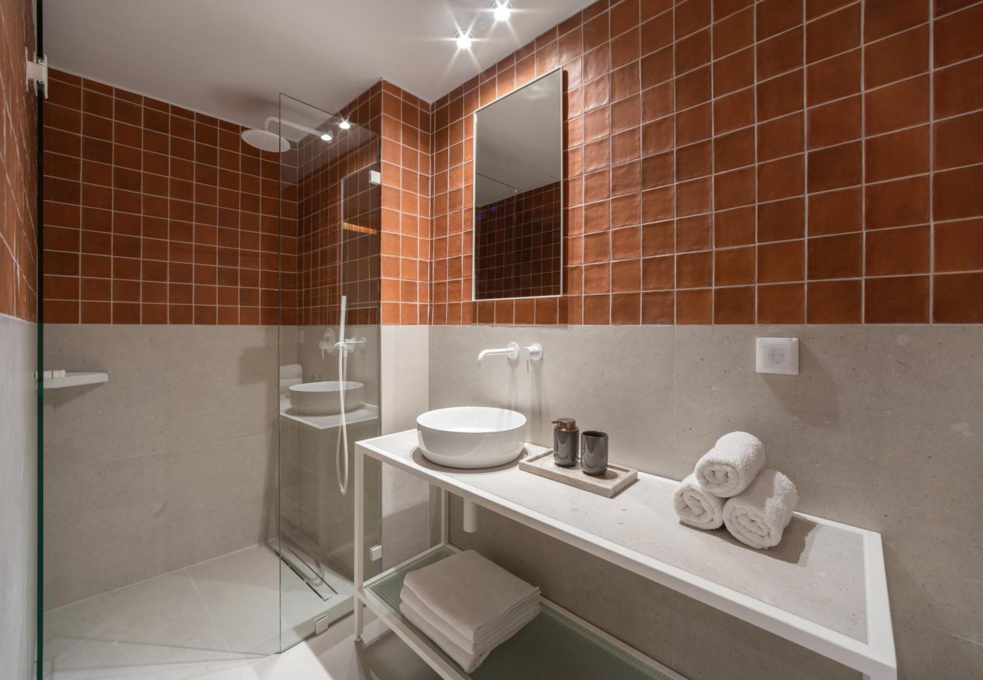 Central Bliss Apartments By Upstreet Athena Bagian luar foto