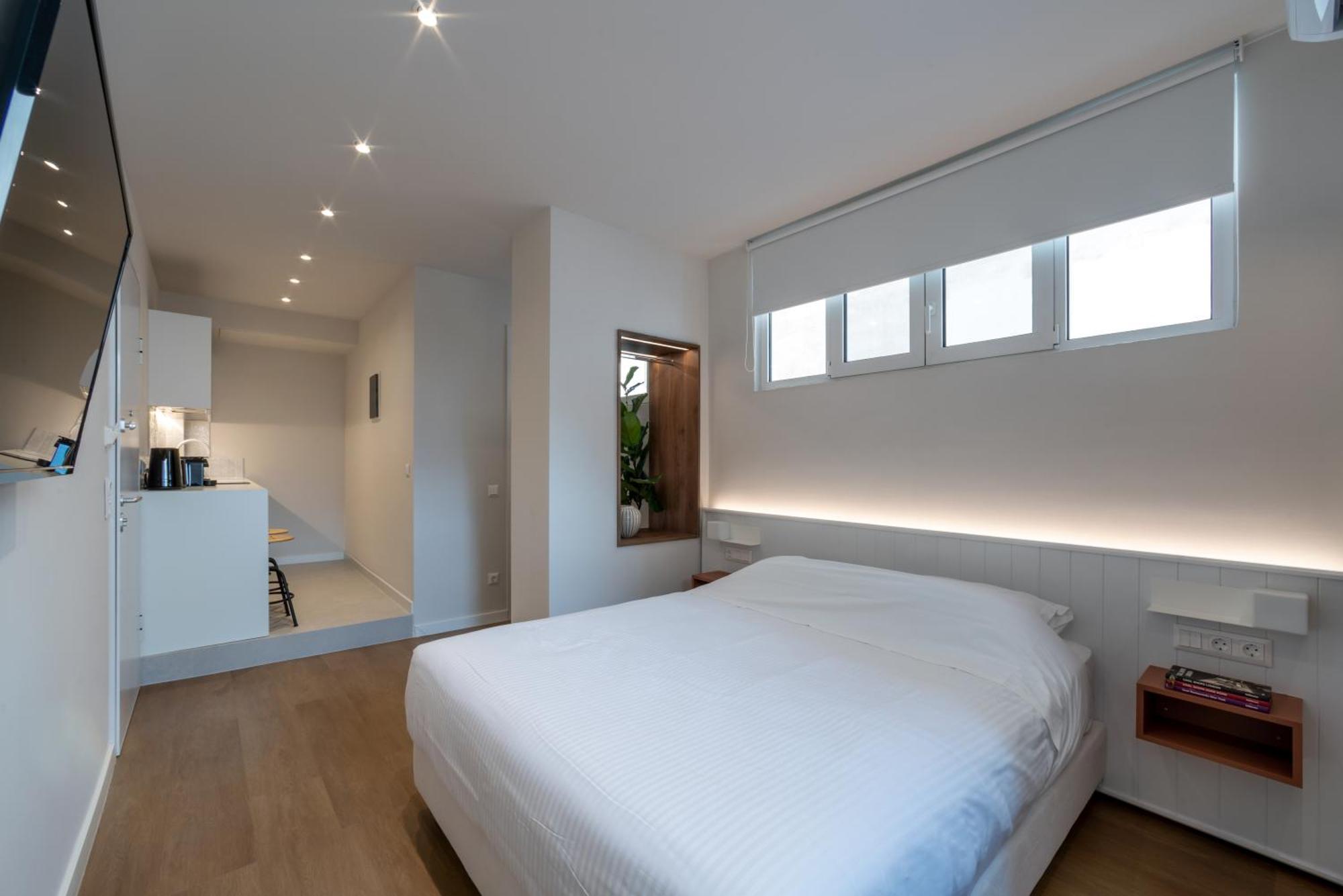 Central Bliss Apartments By Upstreet Athena Bagian luar foto
