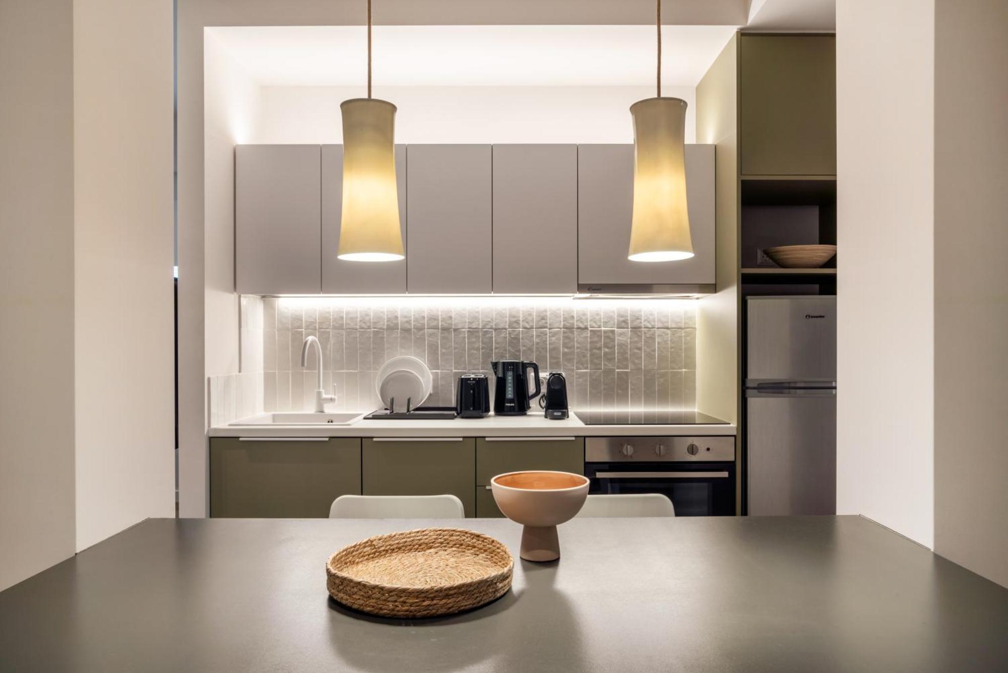 Central Bliss Apartments By Upstreet Athena Bagian luar foto