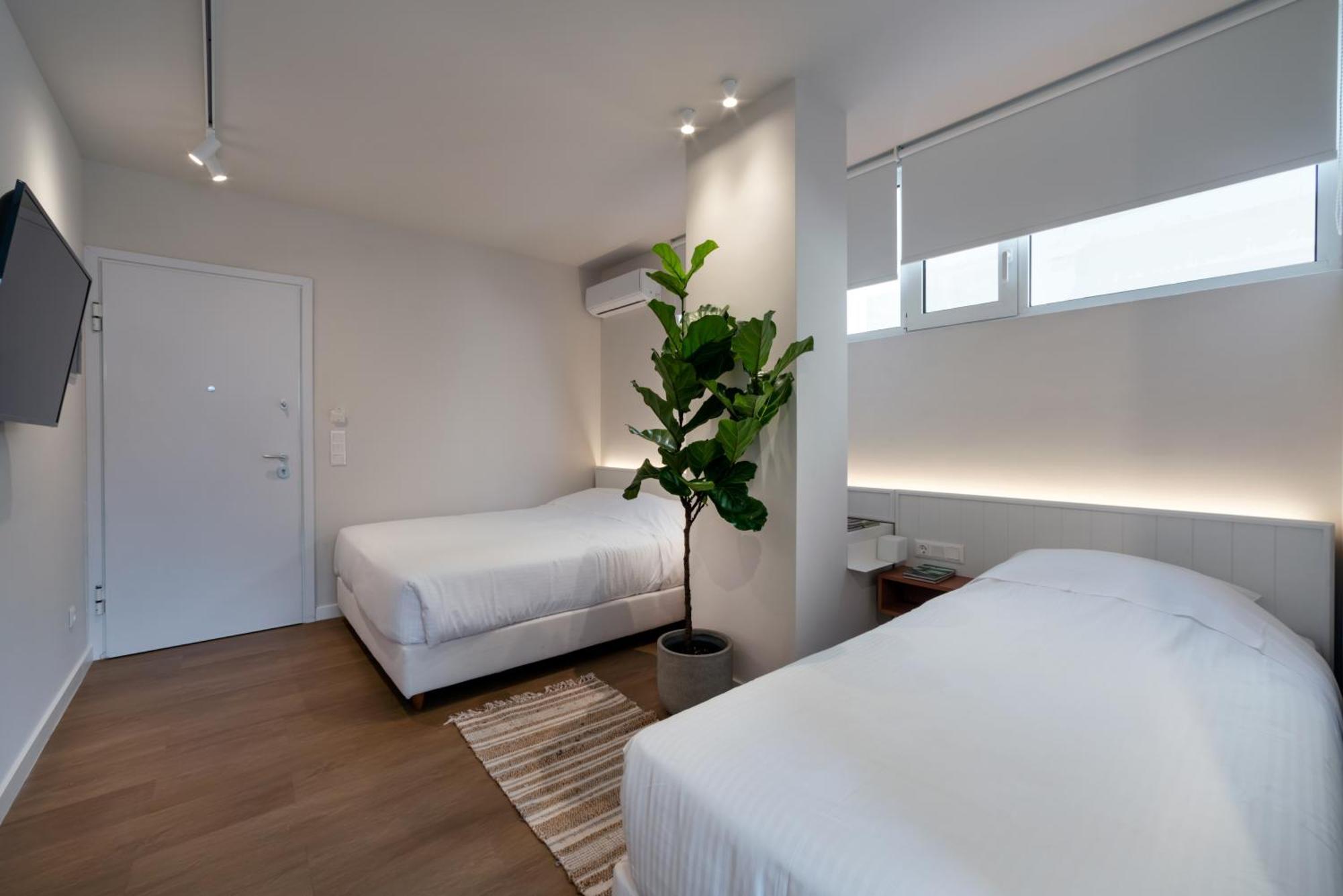 Central Bliss Apartments By Upstreet Athena Bagian luar foto