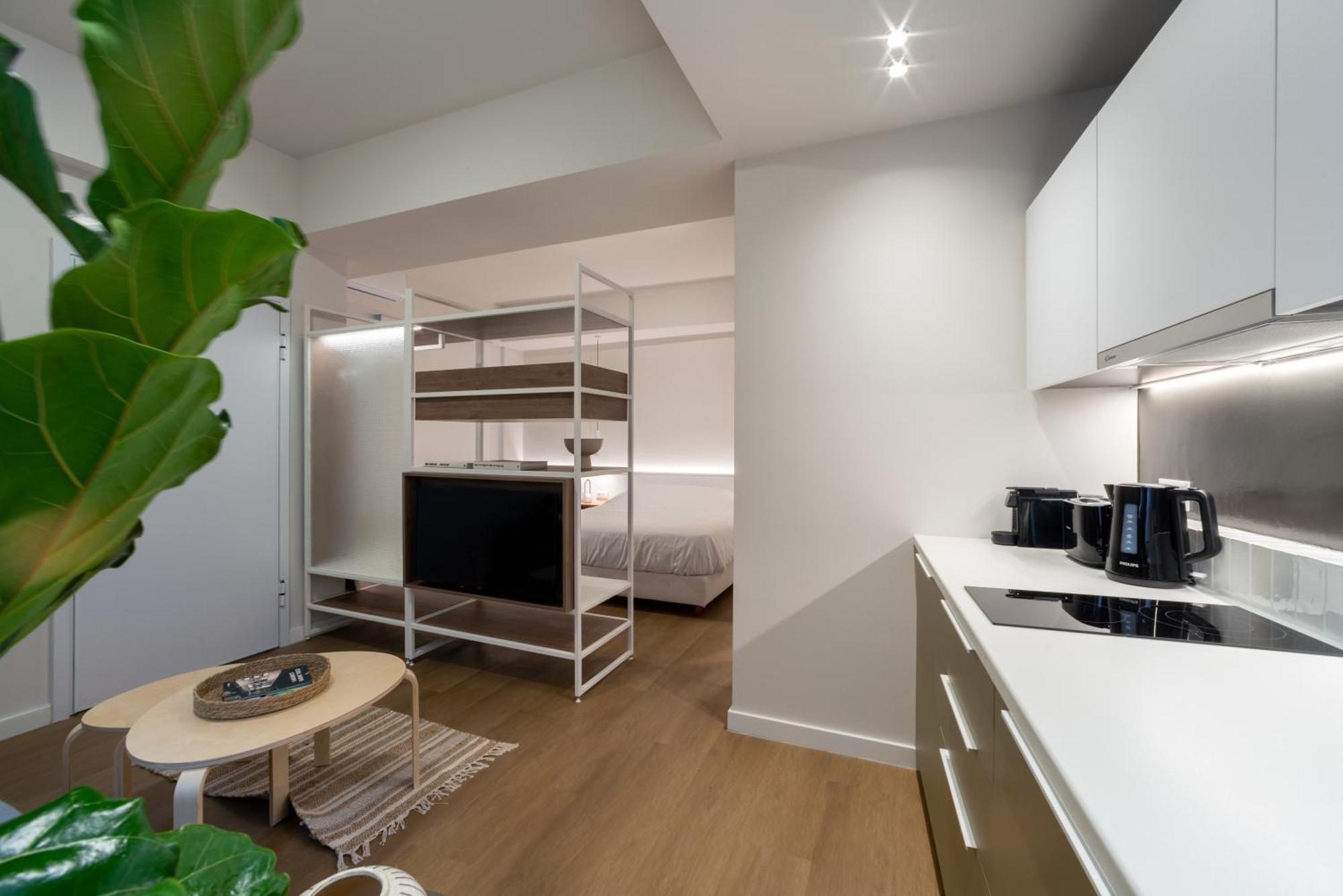 Central Bliss Apartments By Upstreet Athena Bagian luar foto
