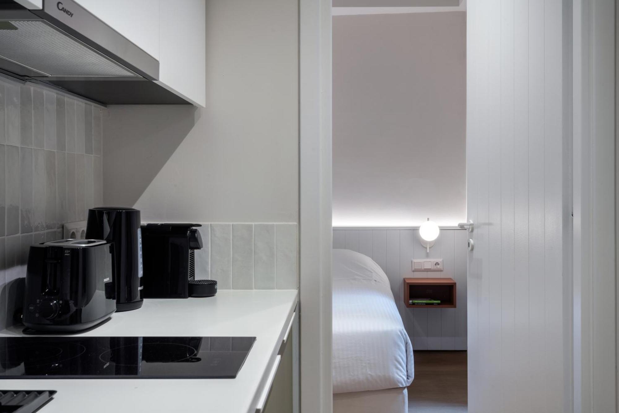 Central Bliss Apartments By Upstreet Athena Bagian luar foto