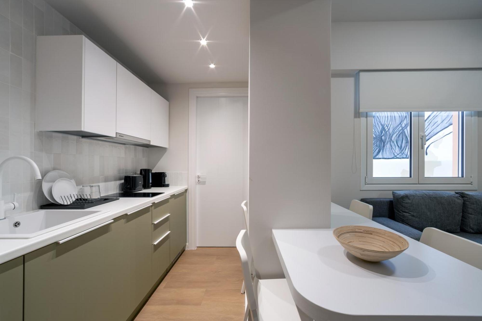 Central Bliss Apartments By Upstreet Athena Bagian luar foto